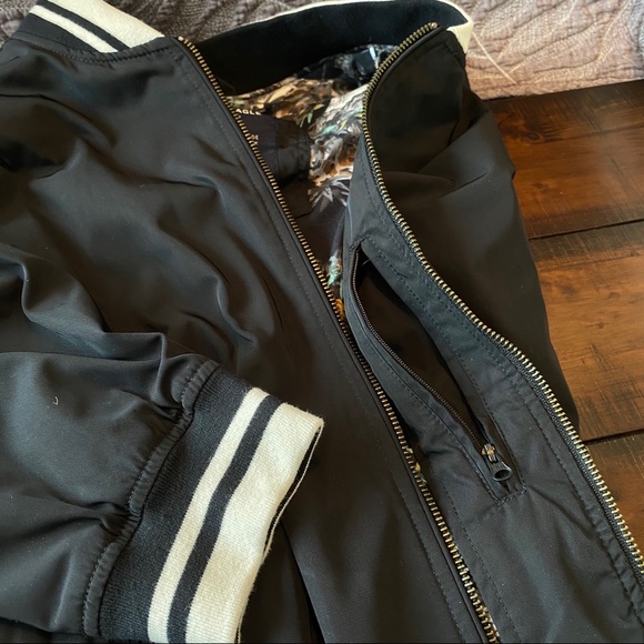 American Eagle Bomber Jacket - Picture 7 of 8